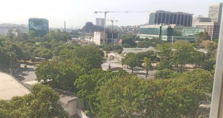 Conjugado, em excelente localização, próximo ao metrô do Estácio