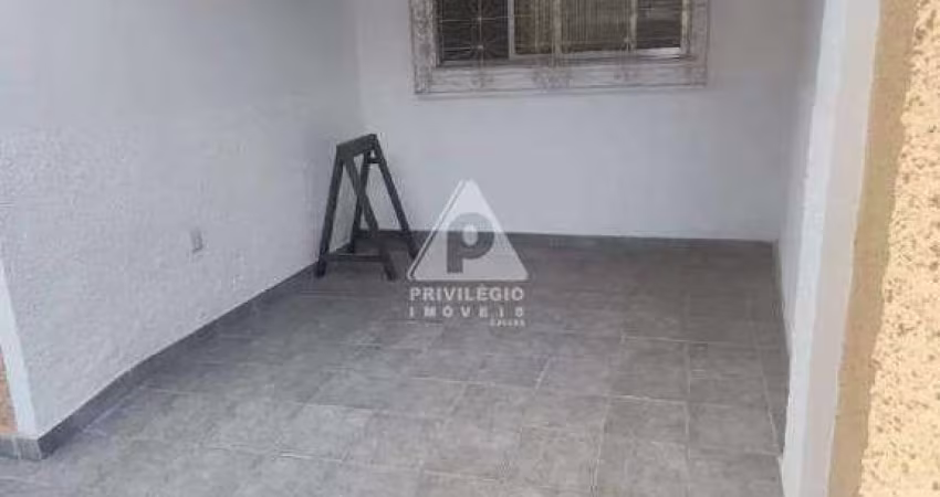 Casa duplex frente de rua a venda , 2 quartos , vaga , Andarai