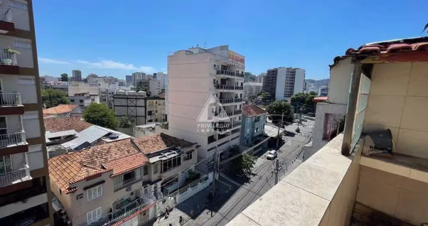 Cobertura quarto e sala, ótima oportunidade na tijuca!