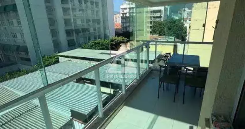 Apartamento de 3 quartos, 1 suíte, com varanda fechada em vidro(blindex). Com Vaga e Infraestrutura.