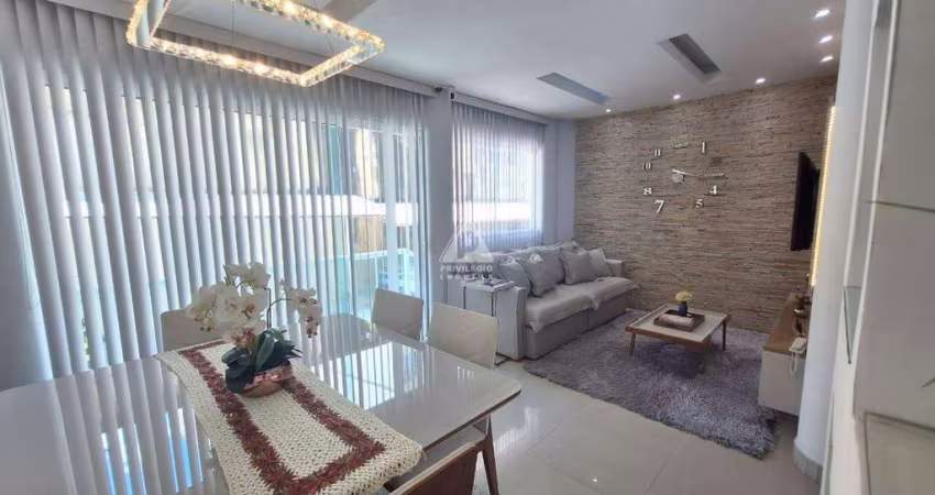 Casa de vila, Triplex com vaga
