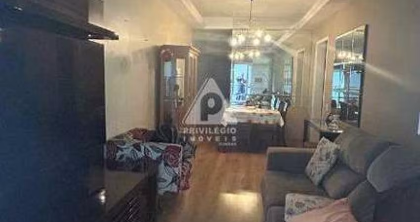 Apartamento na Tijuca com 2 quartos, 1 vaga, total infra