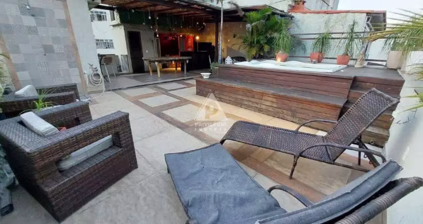 Casa triplex espetacular, 3 quartos, 1 suíte, 2 vagas, 240m², Tijuca-RJ