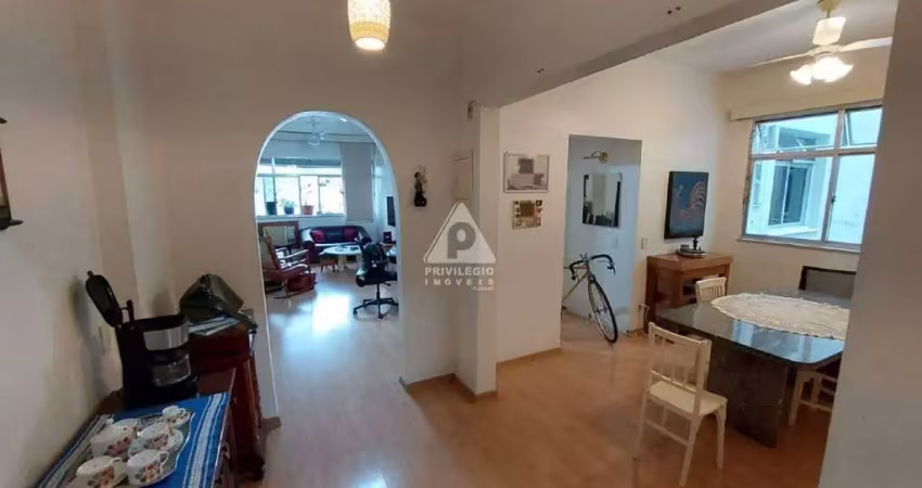 Apartamento 3 quartos, vaga escriturada e portaria 24 horas colado na saens pena.