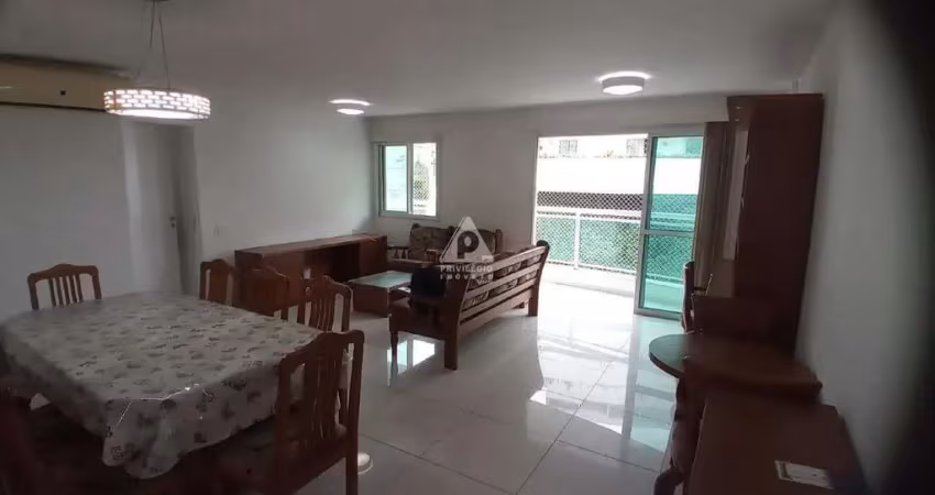 Apartamento varandão , sala 2 ambientes , 2 quartos , suíte e 2 vagas