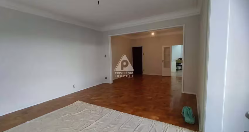 Ao lado da praça saens peña: amplo 3 quartos com vaga na tijuca