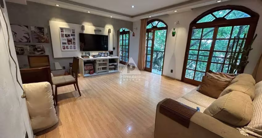 Apartamento 2 quartos com suíte e varanda no grajaú