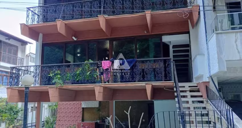 Duplex espetacular em condomínio fechado em vila isabel!