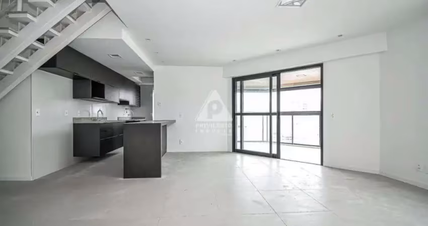 Excelente Cobertura Duplex de 4 quartos sendo 2 suítes, infraestrutura e vaga em Laranjeiras disponível para venda na Privilégio Imóveis
