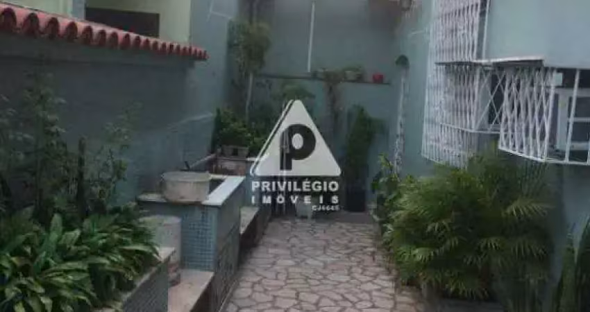 Casa vila 1 quatro terraco varanda bem localizada penha