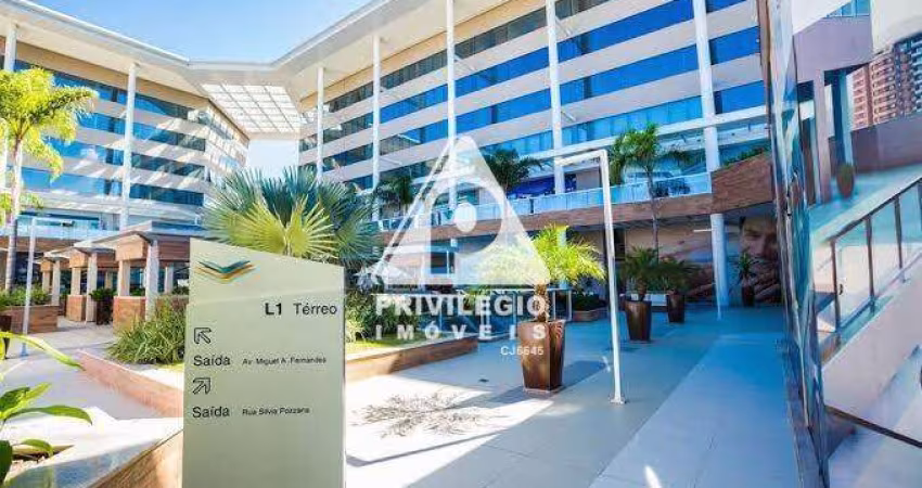 Privilégio Imóveis vende: Excelente sala comercial, recém reformada no Recreio dos Bandeirantes
