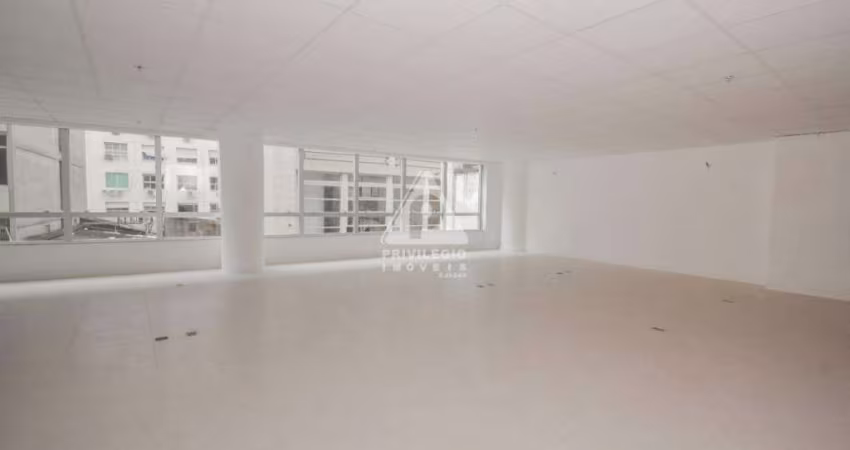 Venda de sala comercial 401, Centro, 177 m2, infraestrutura empresarial.