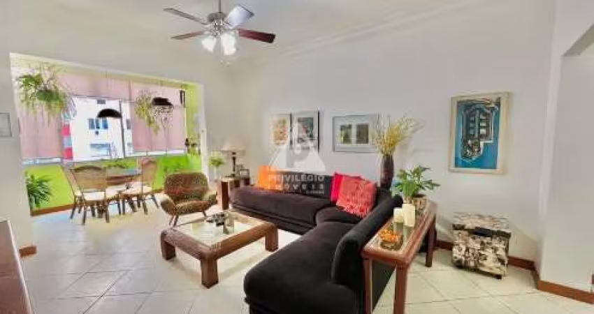Apartamento à venda 3 quartos em Copacabana, vaga na escritura, Posto 6, Reformado!