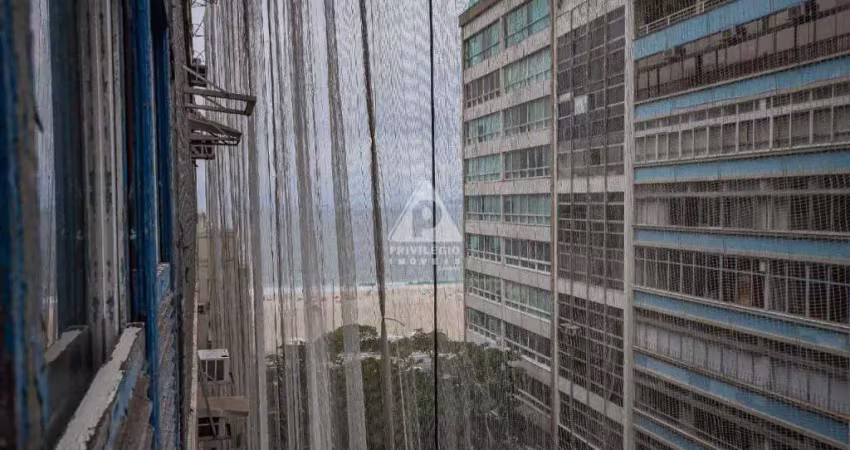 Apartamento duplex reformado 3 quartos, 1 suíte, 1 vaga - copacabana - rj