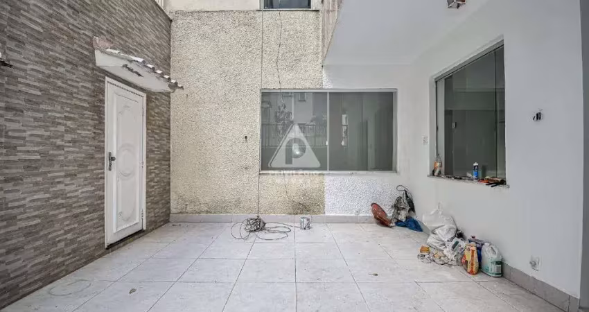 Av atlântica amplo apartamento com área externa 2 salas 3 quartos sendo 1 suíte e dependência completa
