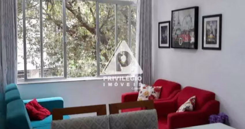 Aconchegante apartamento de 2 quartos, no posto 4 em copacabana