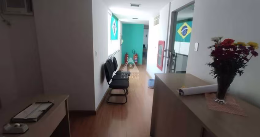 Andar comercial reformadíssimo no Flamengo