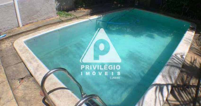 Casa de rua à venda, 5 quartos, 1 suíte, 4 vagas, Santa Teresa - RIO DE JANEIRO/RJ
