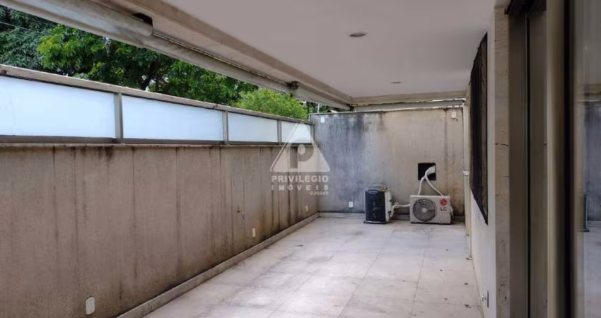 Apartamento tipo Garden, 4 quartos, todos suítes, 163 mts, 2 vagas de garagem em Ipanema.