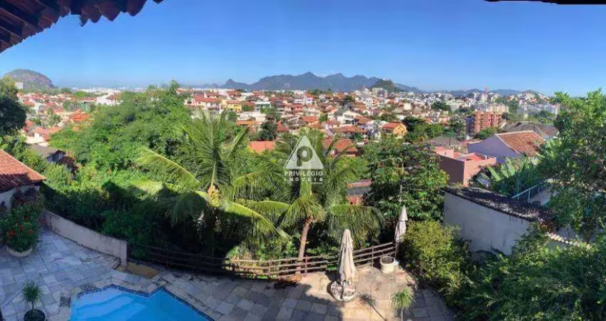 Casa quadriplex em condomínio 5 quartos 3 suites com hidro sala 3 ambientes varandas e garagem