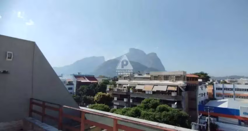 Cobertura duplex em otima localização na barra da tijuca excelente oportunidade