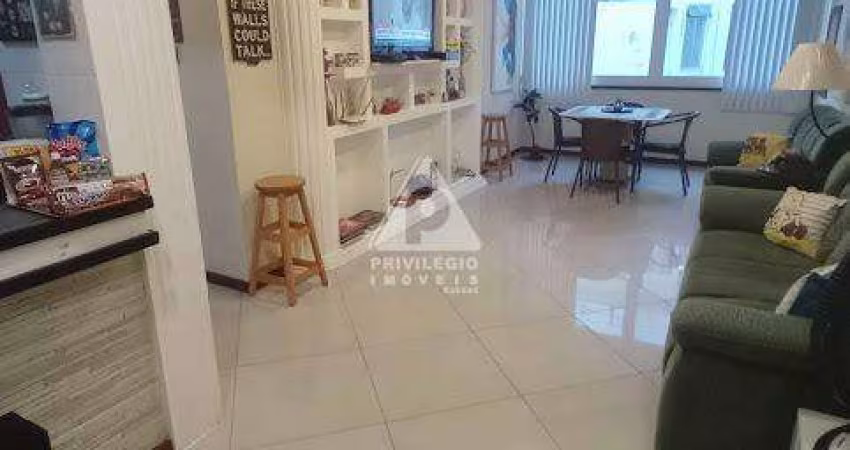 Apartamento Reformado de 3 quartos, 2 banheiros, 95 m², arejado e silencioso.