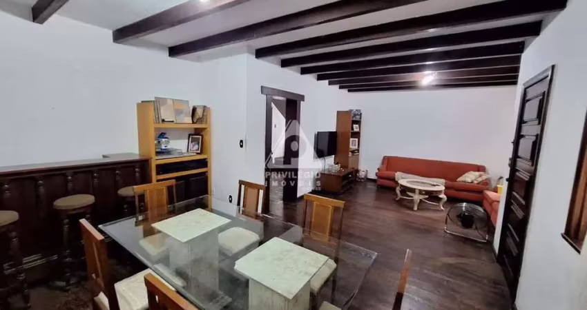 Excelente casa para fins comerciais ou residenciais, coração da freguesia, 306m², 5 quartos - 5 vagas