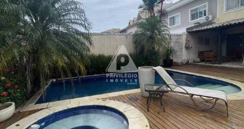 Casa Duplex 4 quartos, 2 suítes CONDOMÍNIO PORTOFINO - RECREIO DOS BANDEIRANTES/RJ