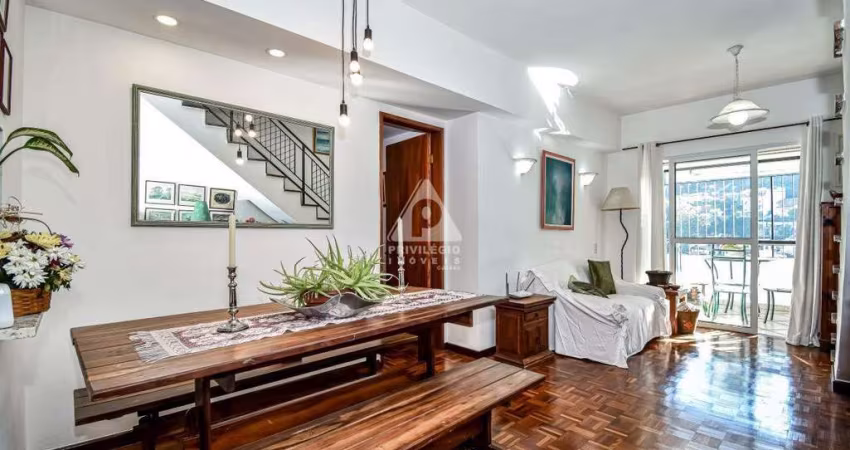 Cobertura duplex à venda, 3 quartos, 2 suítes, 2 vagas e infra em Laranjeiras