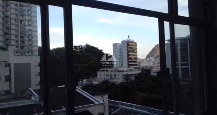 Apartamento de dois quartos em Laranjeiras disponível para venda na Privilégio Imóveis