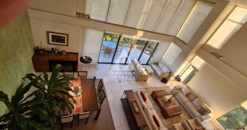 Apartamento Duplex com 4 Quartos (suites), Sol da Manha, Indevassável com vista para Pedra da Gavea e Lagoa- Peninsula Barra da Tijuca-RJ