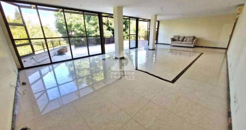 Cobertura no Jardim Oceânico,4 quartos, 4 suítes, 4 vagas.