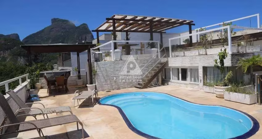 Oportunidade única: cobertura linear de 543m² com vista espetacular no jardim oceânico