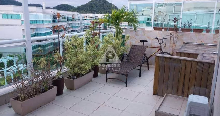 Cobertura Duplex de 172m² a venda com 3 quartos com 2 suítes e 2 vagas Recreio dos Bandeirantes