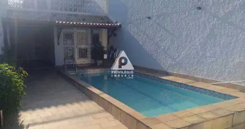 VENDO CASA 4 QUARTOS EM CAMPINHO -R.J