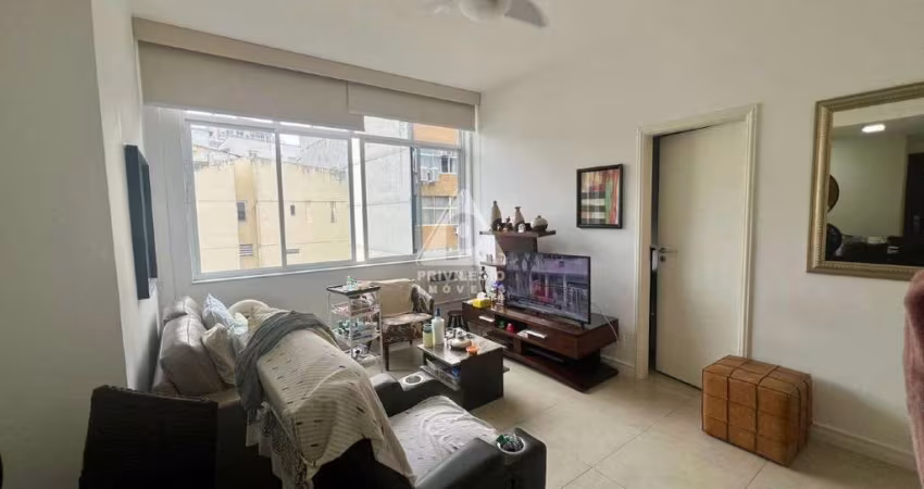 Apartamento de 2 quartos reformado em Laranjeiras