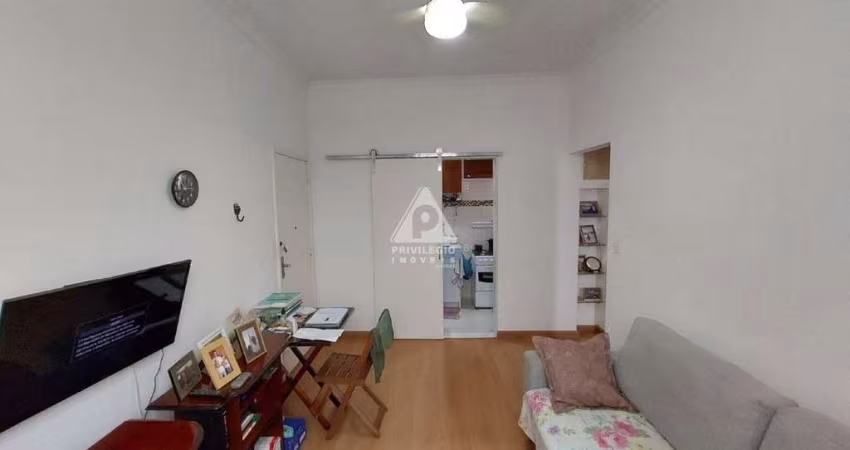 Apartamento à venda, 1 quarto, sala, 1 vaga, Tijuca - RJ.
