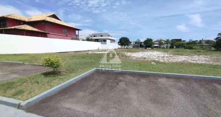 Terreno de 1.500m² – lazer e conforto no condomínio