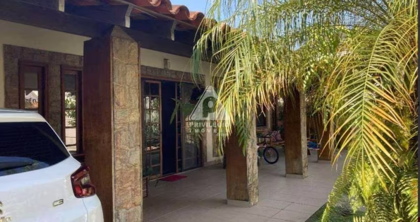 Casa Linear no Condomínio Rio Mar, 4 Quartos, 1 suíte - Barra da Tijuca, Rio de Janeiro/RJ