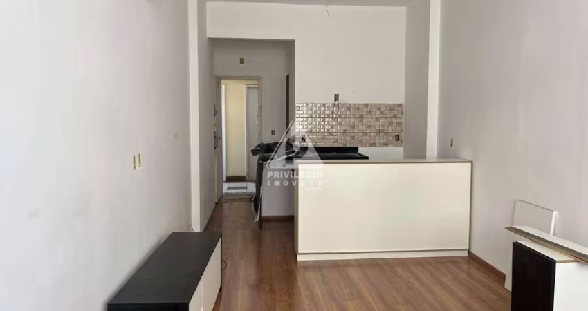 Apartamento Reformado no Centro ao lado do metrô