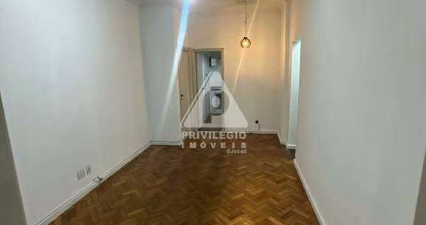 Exelente apartamento em Laranjeiras.