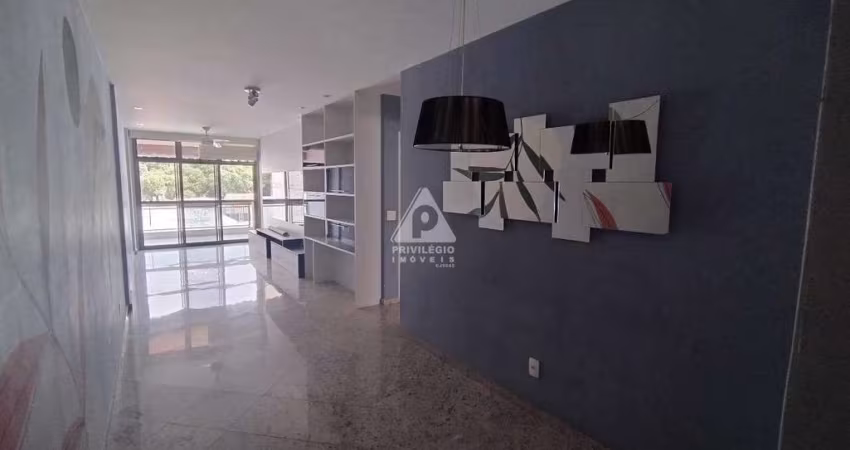 PROPOSTA - Varandão com 2 Quartos, 4 Banheiros, 1 Vaga e Dependências completa na Visconde de Itamarati - Maracanã