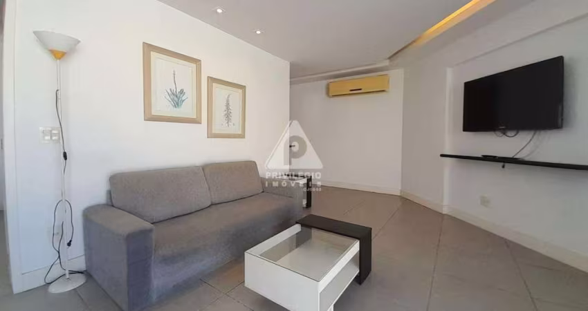 APARTAMENTO À VENDA NA BARRA DA TIJUCA 1 QUARTO, 1 BANHEIRO, 1 VAGA.