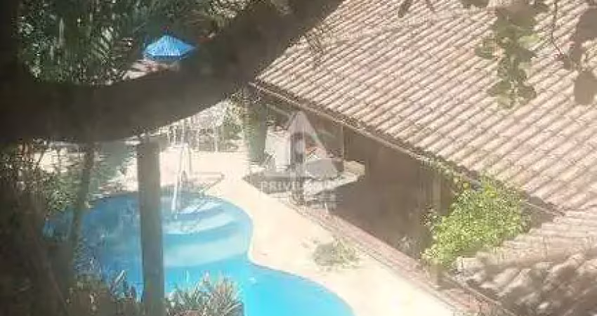 Casa de rua à venda, 2 quartos, 1 suíte, 4 vagas, Vargem Pequena - RIO DE JANEIRO/RJ