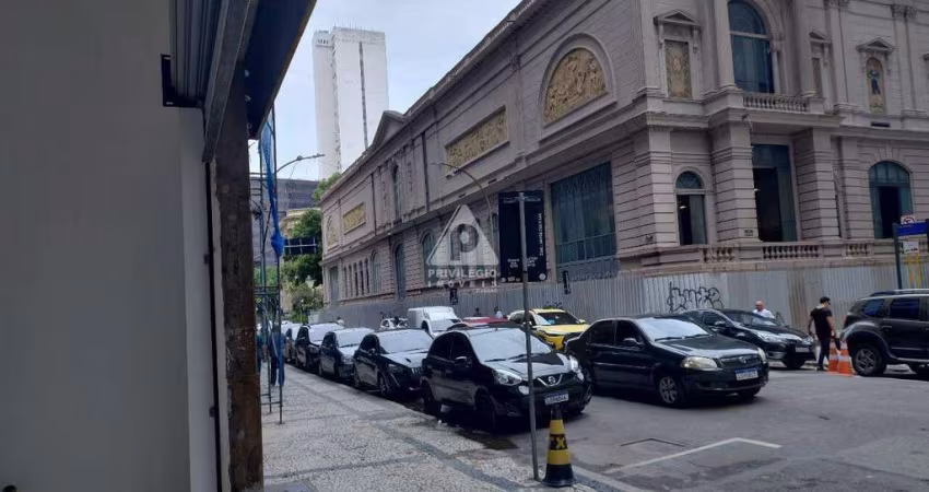 Oportunidade - Loja/Sala Comercial à venda no Centro/RJ