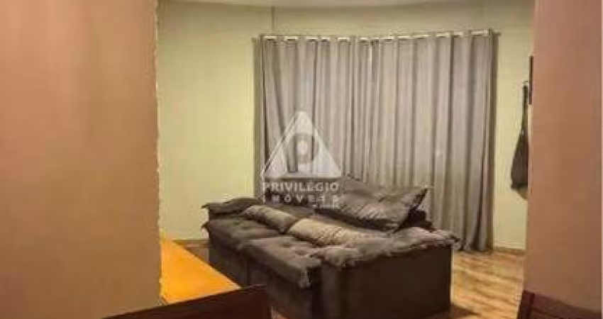 Apartamento com 02 quartos a venda na Glória