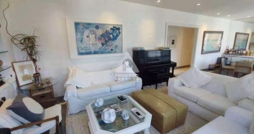Apartamento de 134m² Original 4 Quartos, 1 Suíte e 1 Vaga a venda no Coração do Leblon