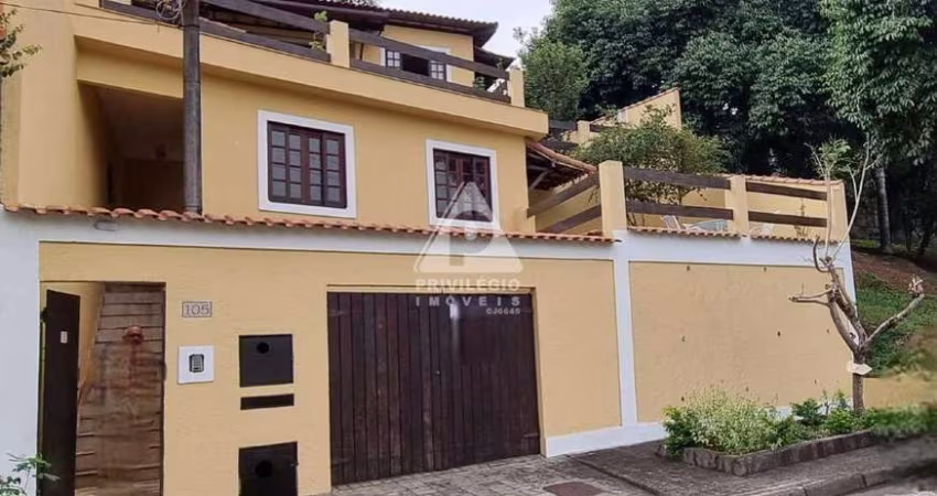 Casa Duplex à venda, 4 quartos, 1 suíte, 2 vagas, Gardênia Azul - RIO DE JANEIRO/RJ