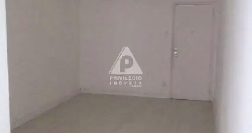Excelente apartamento na glória ambiente familiar 2 quartos com dependência completa