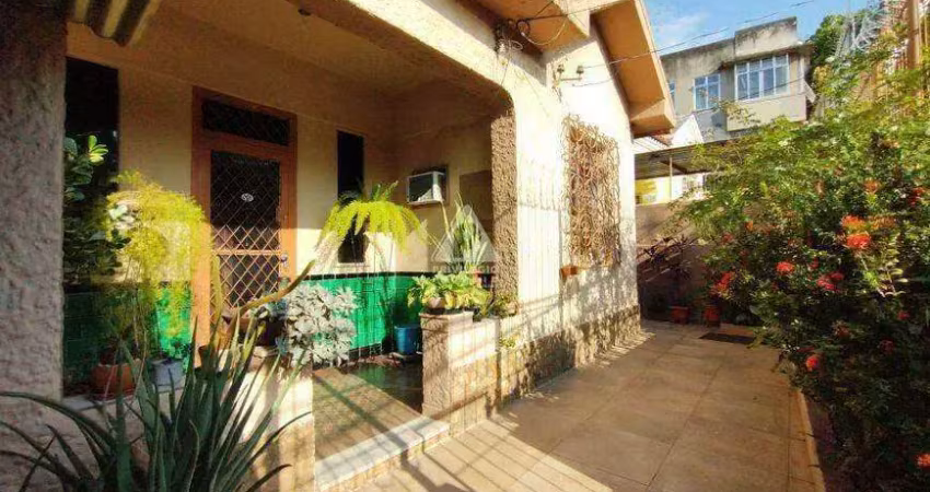 Casa de 3 quartos com piscina à venda em santa teresa